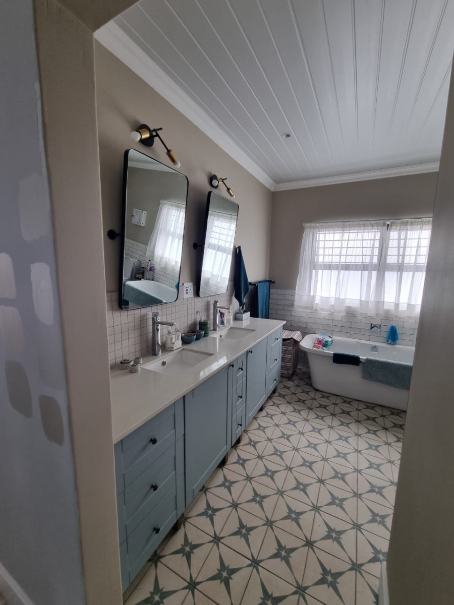 To Let 3 Bedroom Property for Rent in Redstone Private Country Estate North West